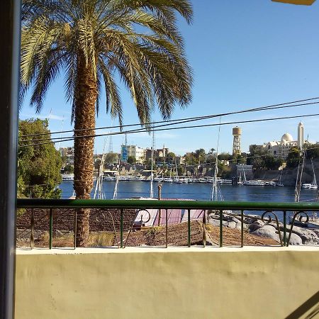 Bakar Guest House Aswan Bagian luar foto