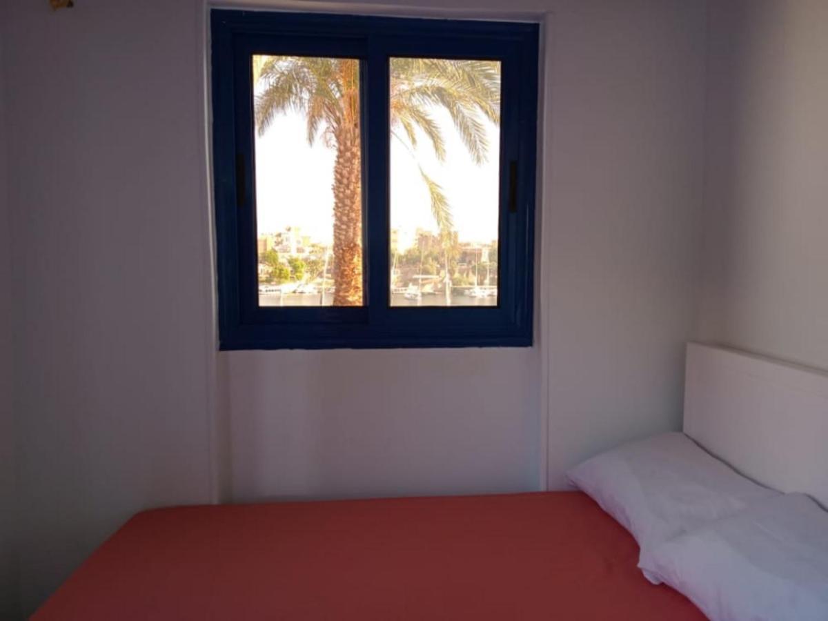 Bakar Guest House Aswan Bagian luar foto