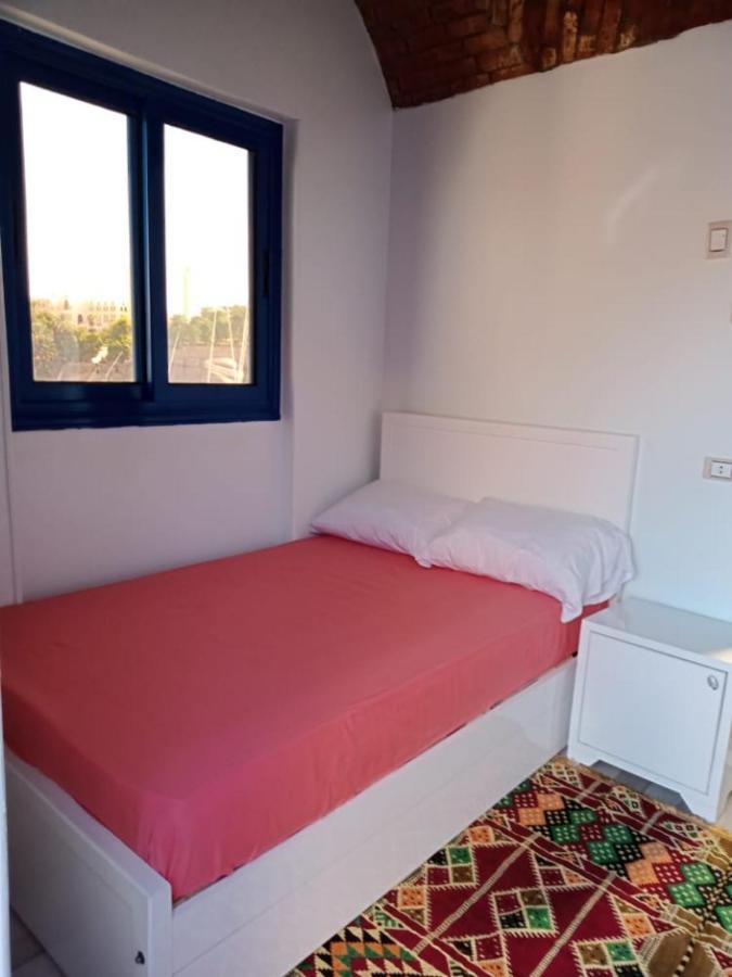 Bakar Guest House Aswan Bagian luar foto