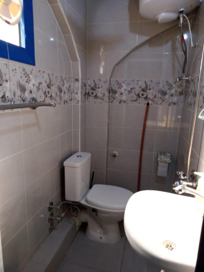 Bakar Guest House Aswan Bagian luar foto
