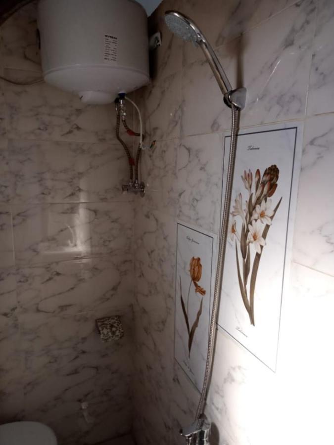 Bakar Guest House Aswan Bagian luar foto