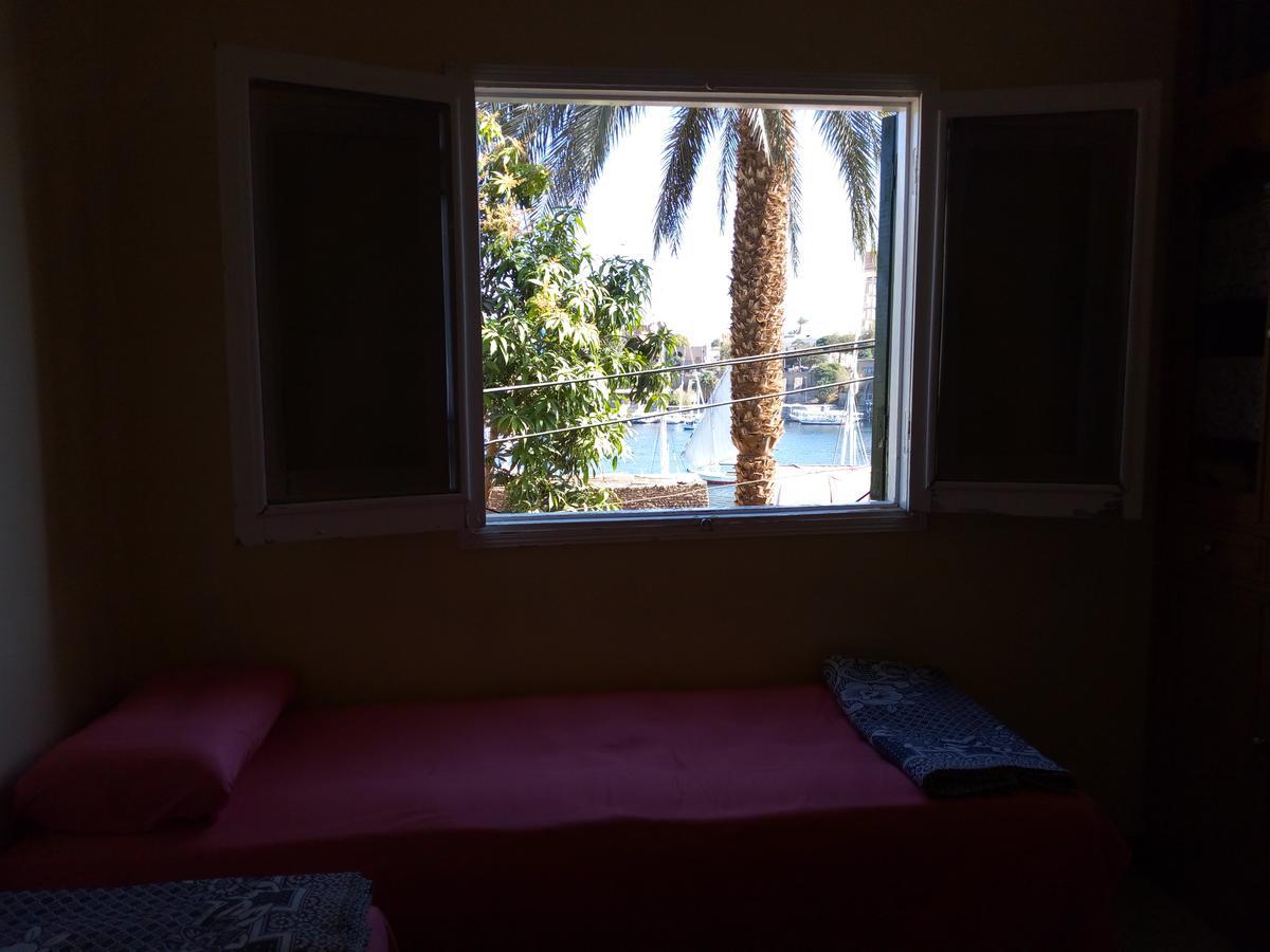 Bakar Guest House Aswan Bagian luar foto