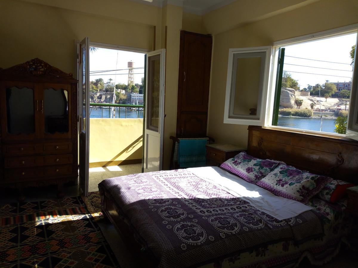 Bakar Guest House Aswan Bagian luar foto
