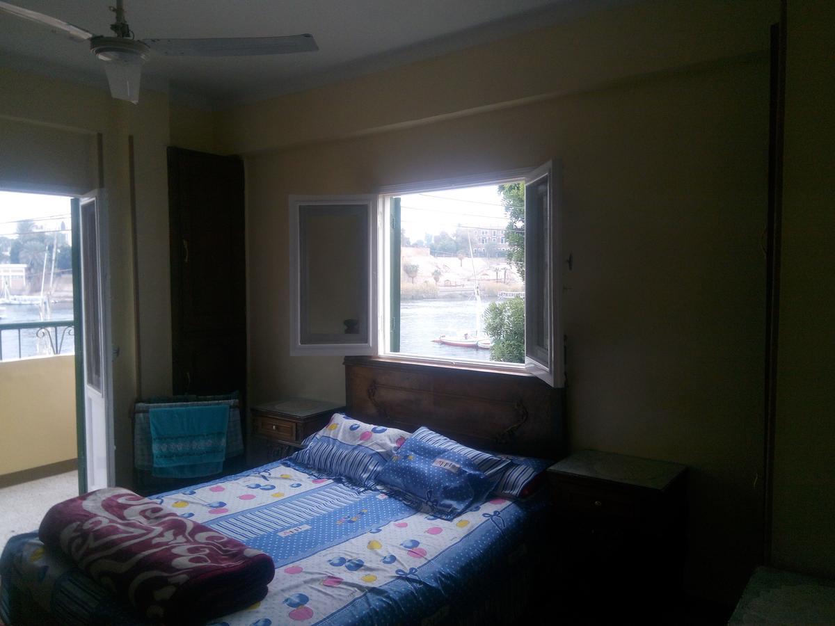 Bakar Guest House Aswan Bagian luar foto