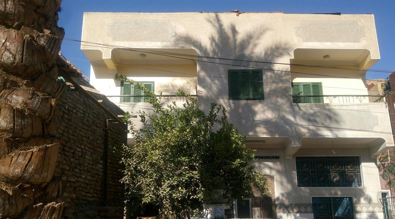 Bakar Guest House Aswan Bagian luar foto